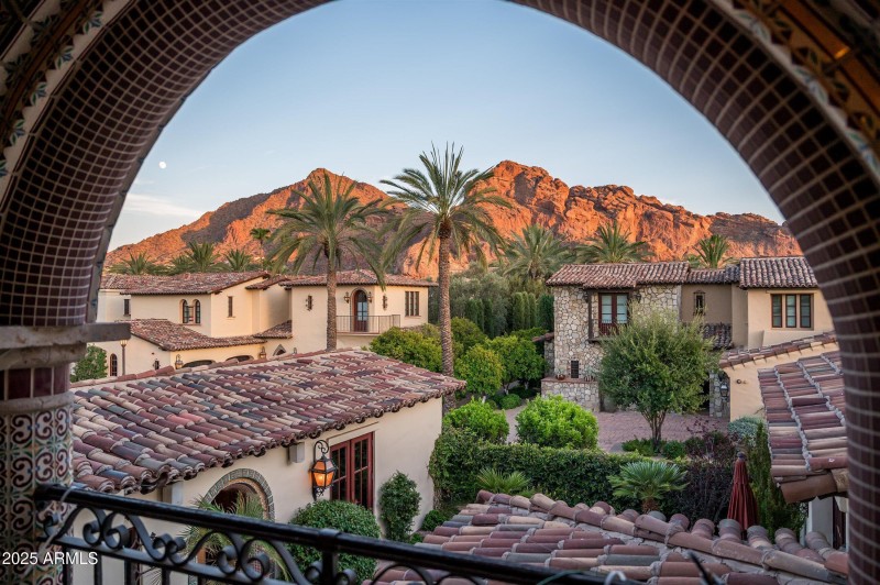 Iconic Camelback Views