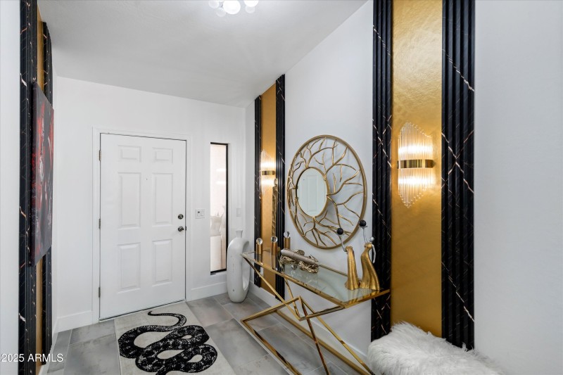 07-Entryway