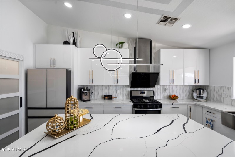 16-Kitchen