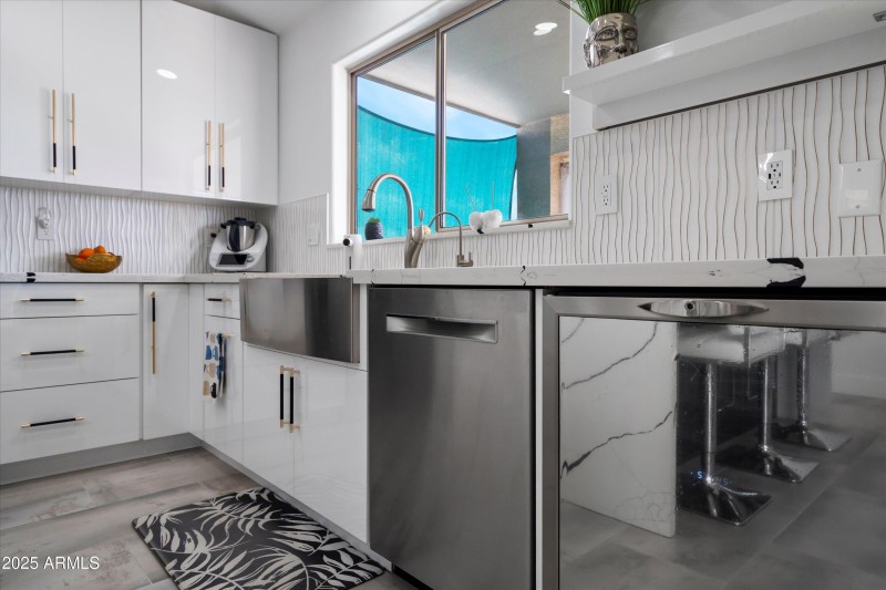 25-Kitchen