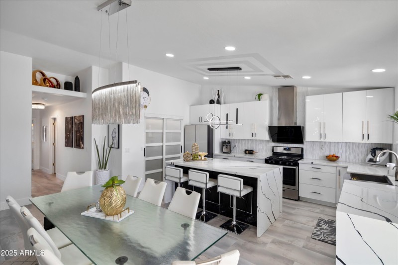 27-Dining to Kitchen
