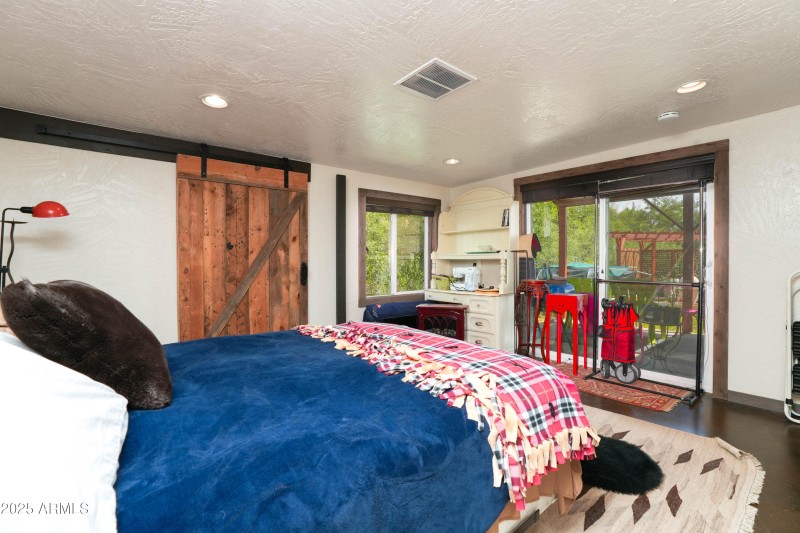 Bedroom 2-2