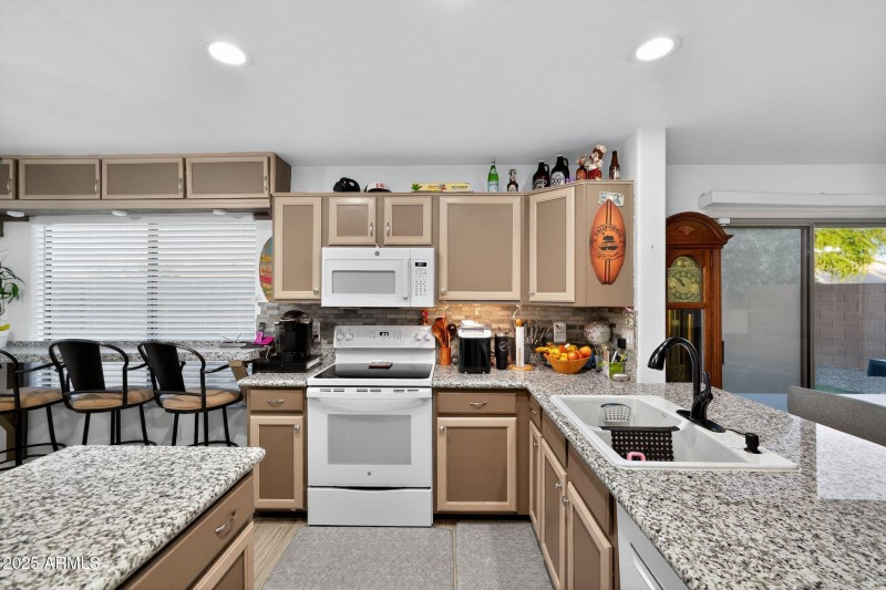 19_5201_N_125th_Ave_Litchfield_Park_AZ_8