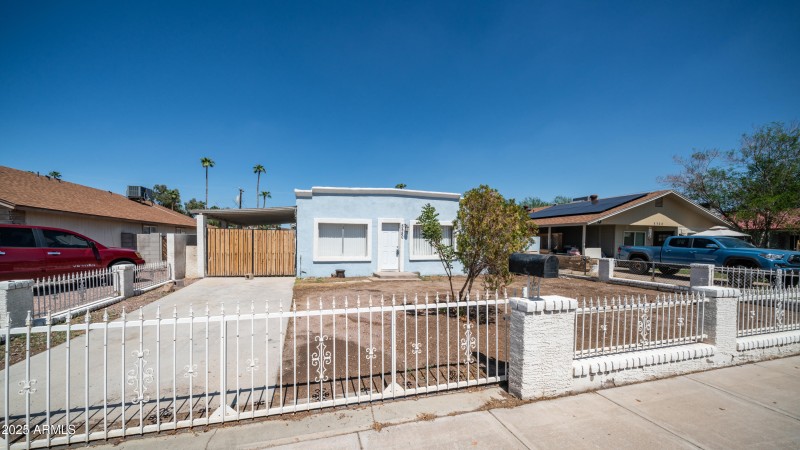 5550 W Gardenia Ave-1