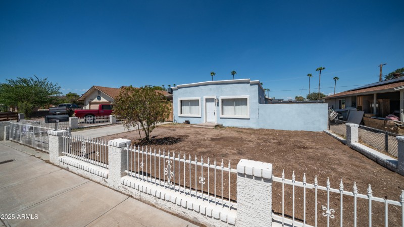5550 W Gardenia Ave-3