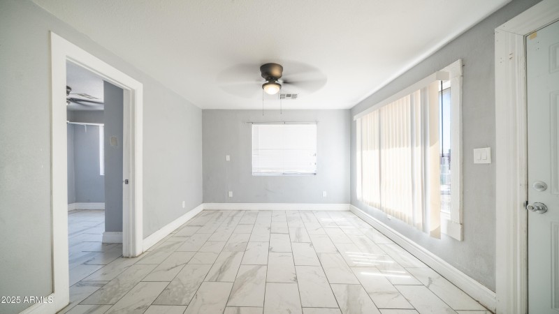 5550 W Gardenia Ave-7