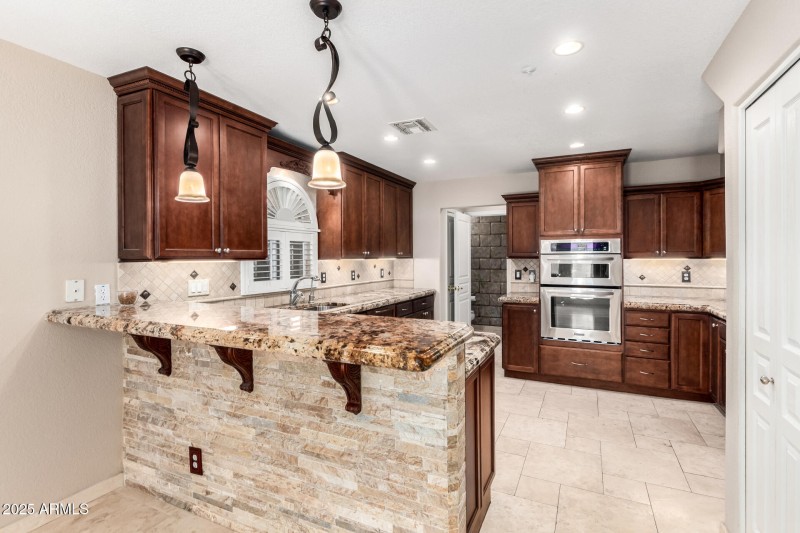 8 - Frank Lloyd Wright