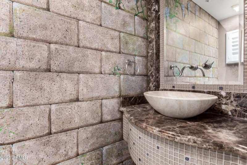 12 - Frank Lloyd Wright