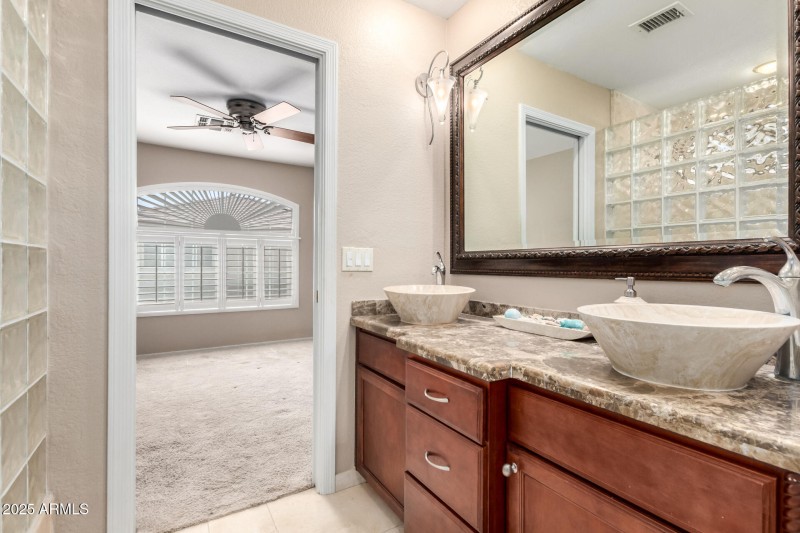 18 - Frank Lloyd Wright