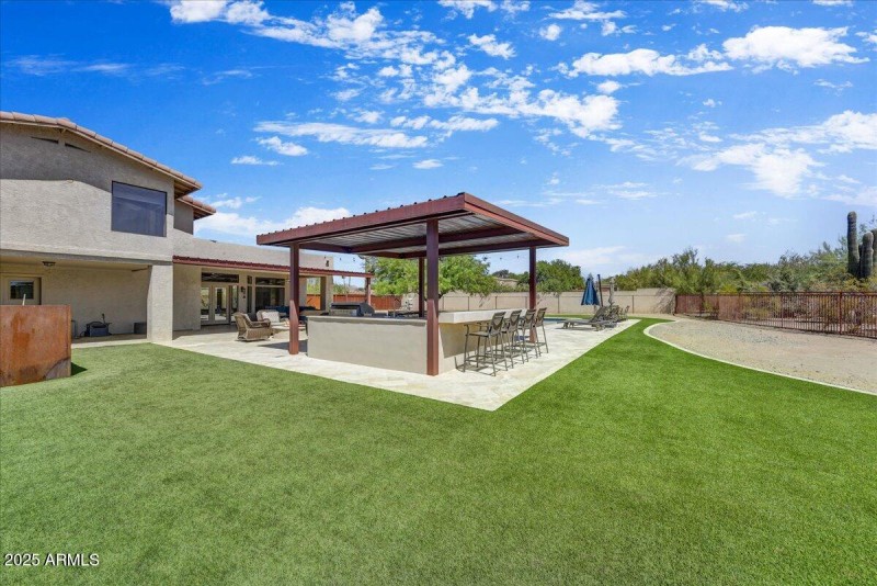 34-Spacious Backyard