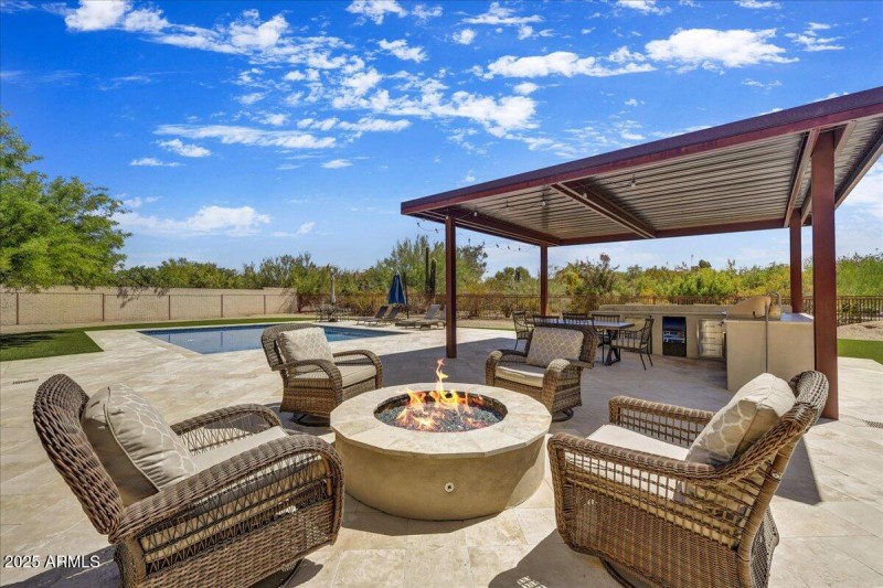 31-Firepit Sitting