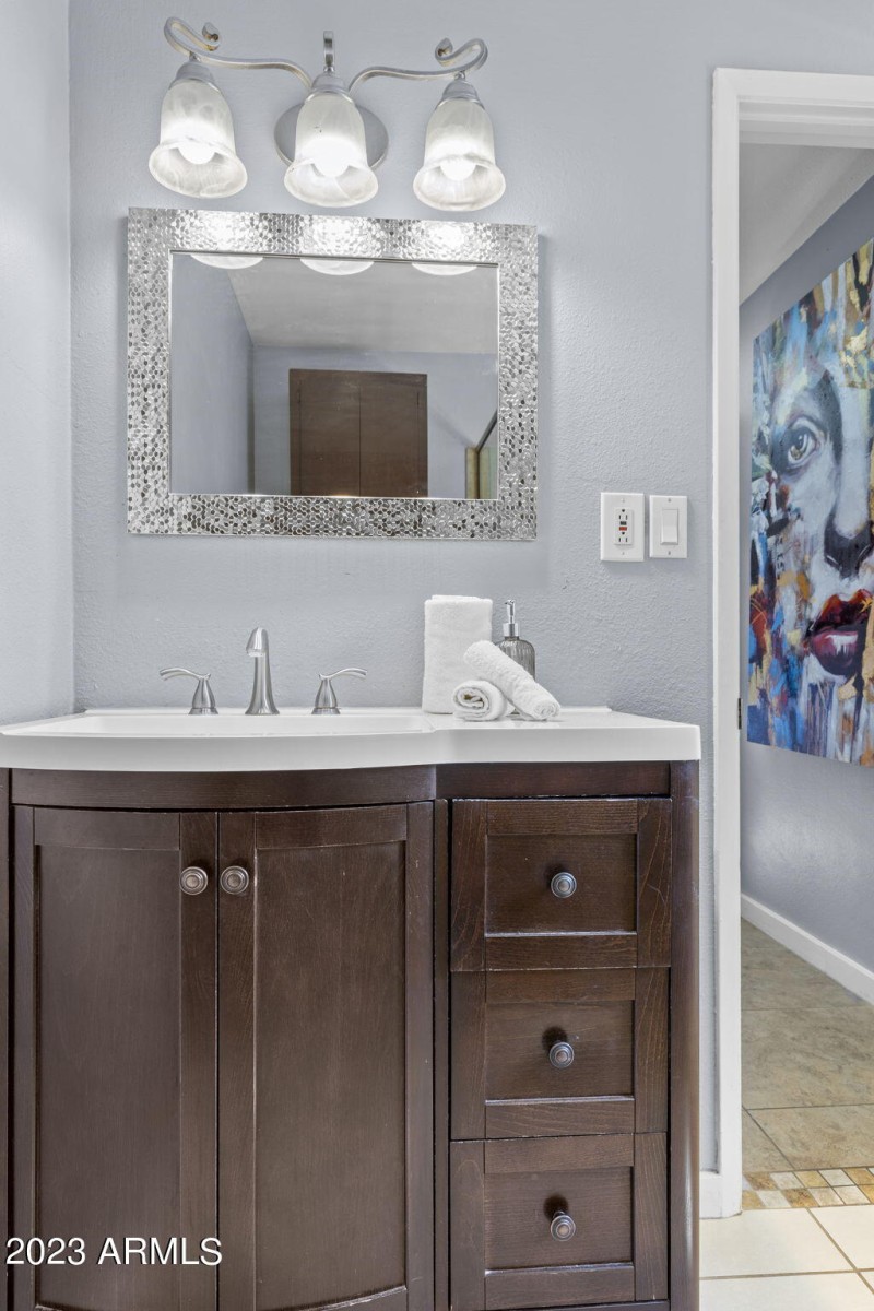 21-web-or-mls-8308-e-minnezona-ave