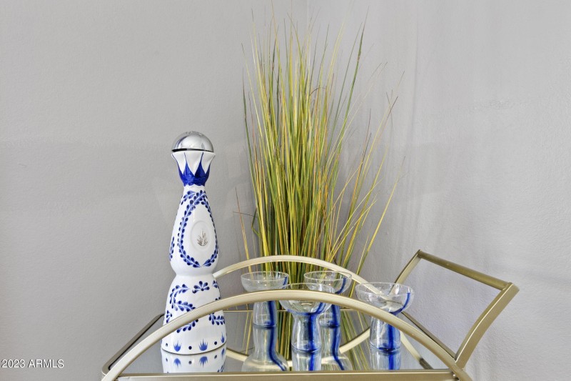 33-web-or-mls-8308-e-minnezona-ave