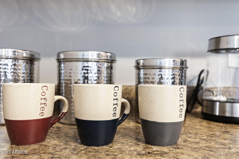 35-web-or-mls-8308-e-minnezona-ave