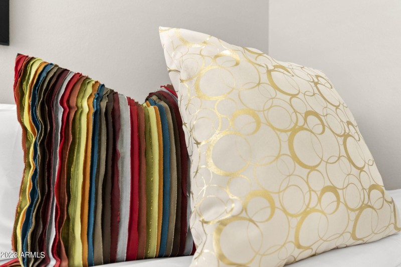 40-web-or-mls-8308-e-minnezona-ave