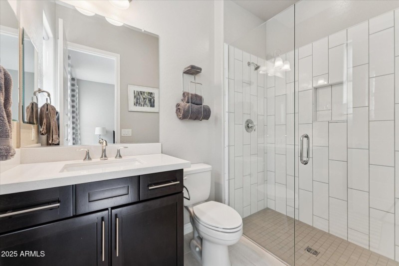 Guest Bath 1