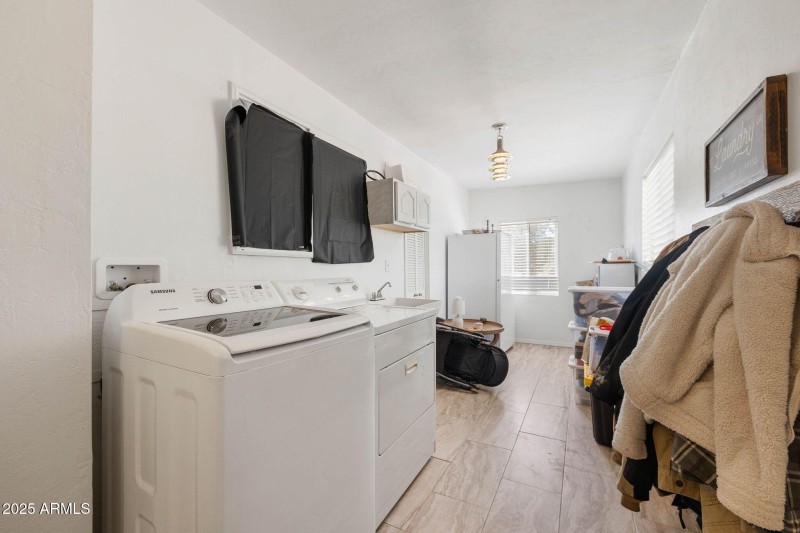32-Laundry Room