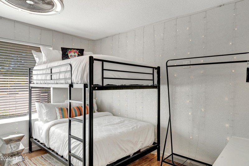 24_4820_E_Poinsettia_Dr__24