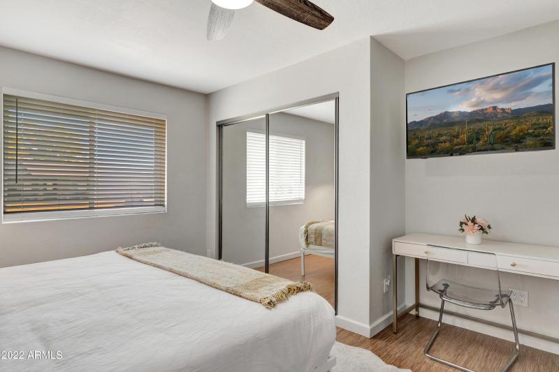 29_4820_E_Poinsettia_Dr__29