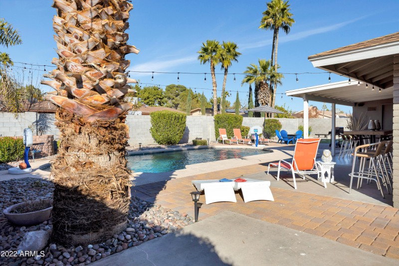 32_4820_E_Poinsettia_Dr__32