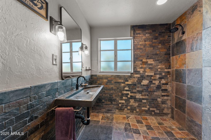 51433 N US Highway 60 89