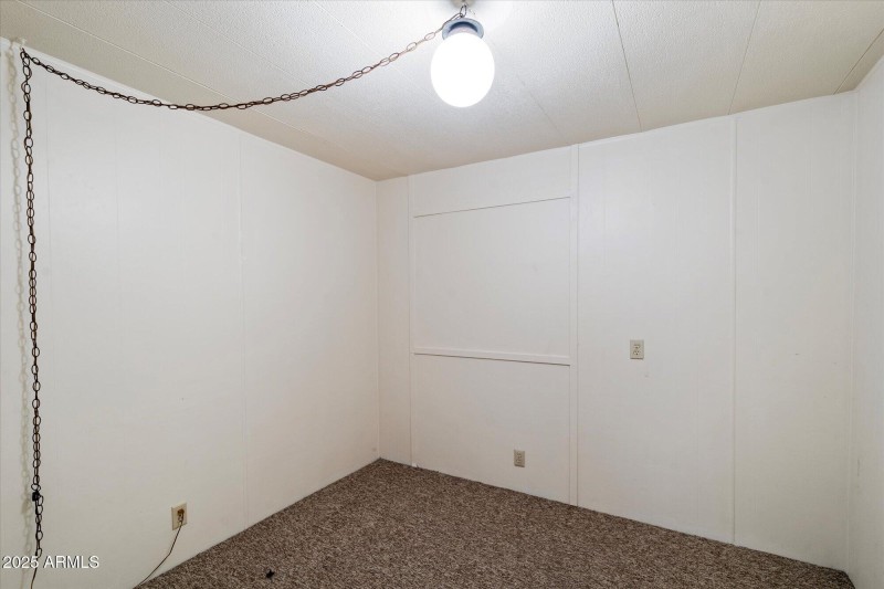 Office/Bedroom+