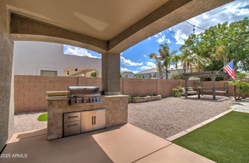 Outdoor Kitchen Grill