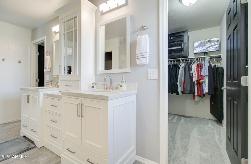 Primary Bathroom w/ 2 Closets