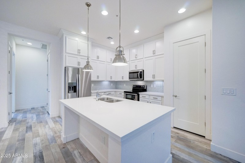 6565 E. Thomas Road #1079-8