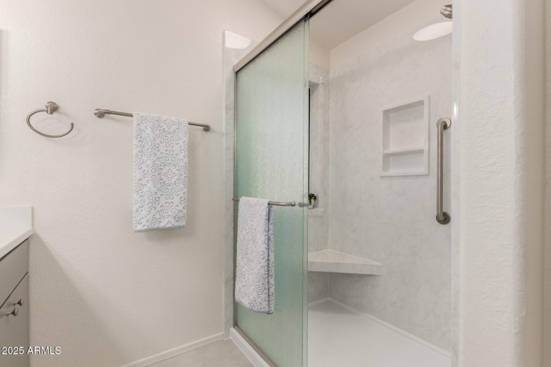 WALK IN SHOWER WITH SEAT