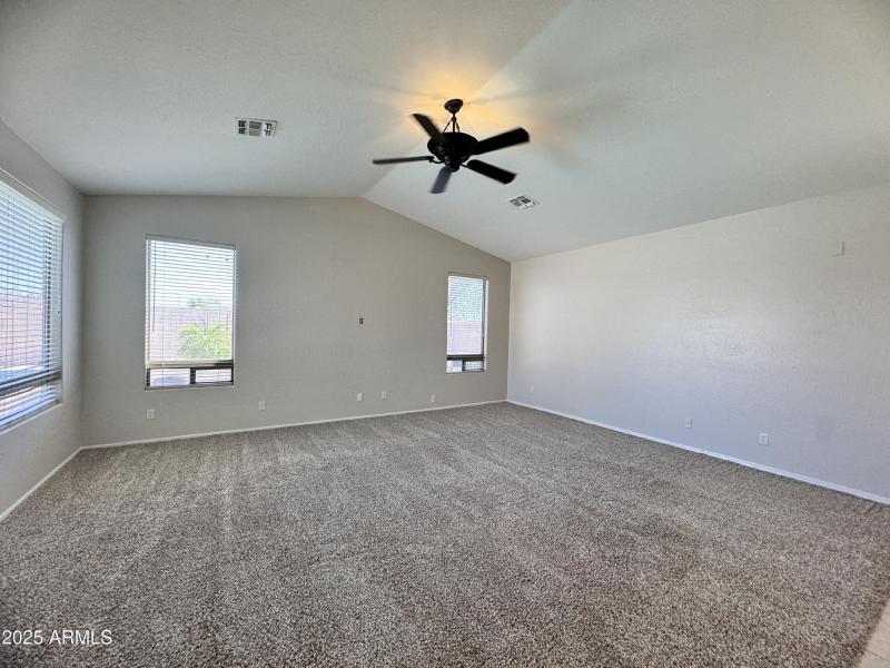 3F5DF7D4-4D36-474D-89A2-75E37E94CE1D