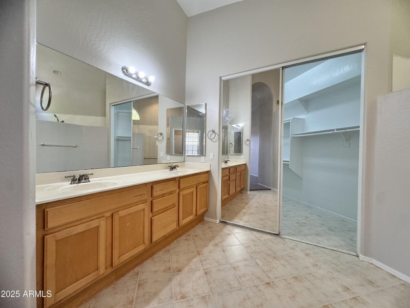 2F06D4AB-6972-422B-9218-108347CD9E4F