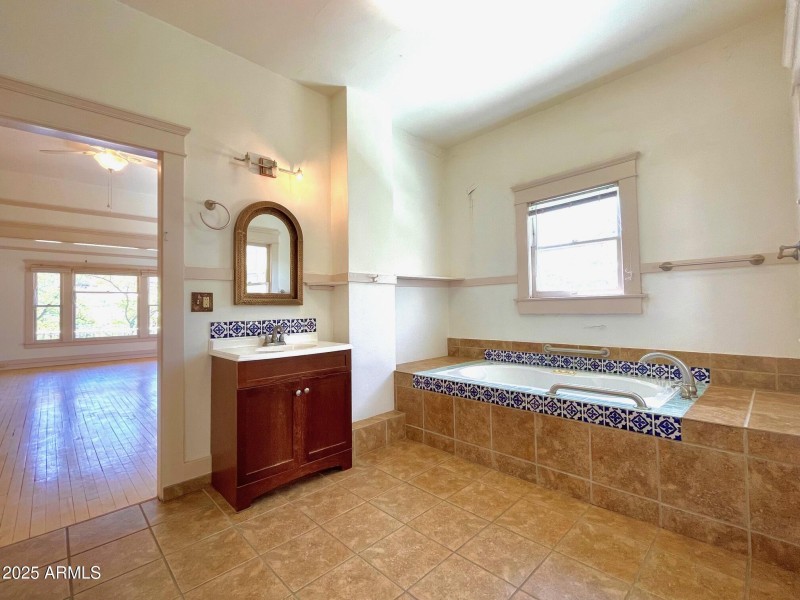 Apt A - upstairs