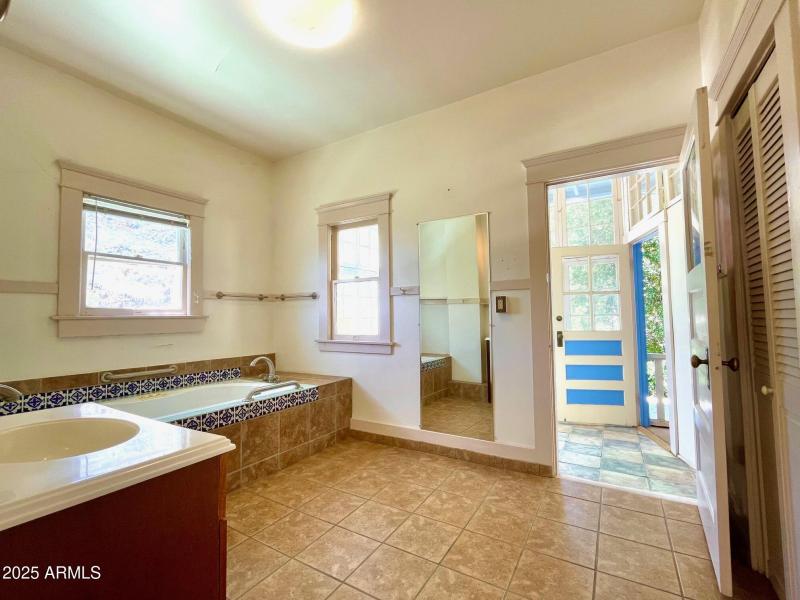 Apt A - upstairs