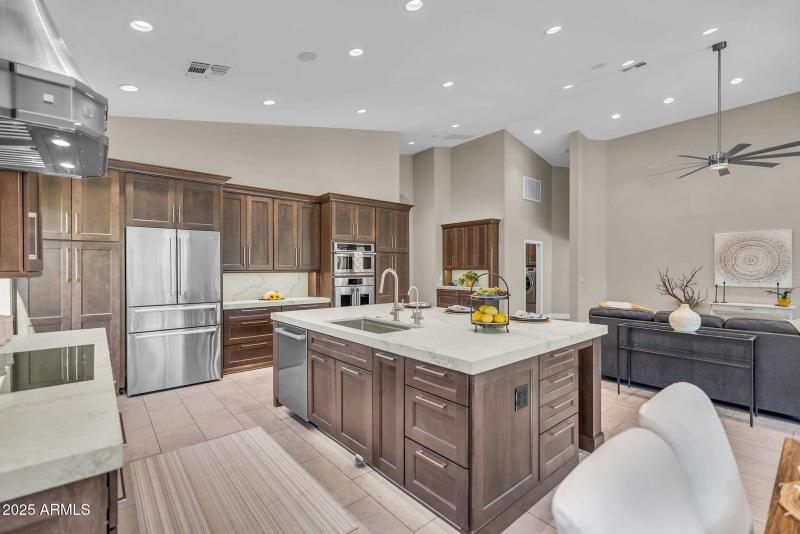 10-web-or-mls-3805 N Baron Ln-12