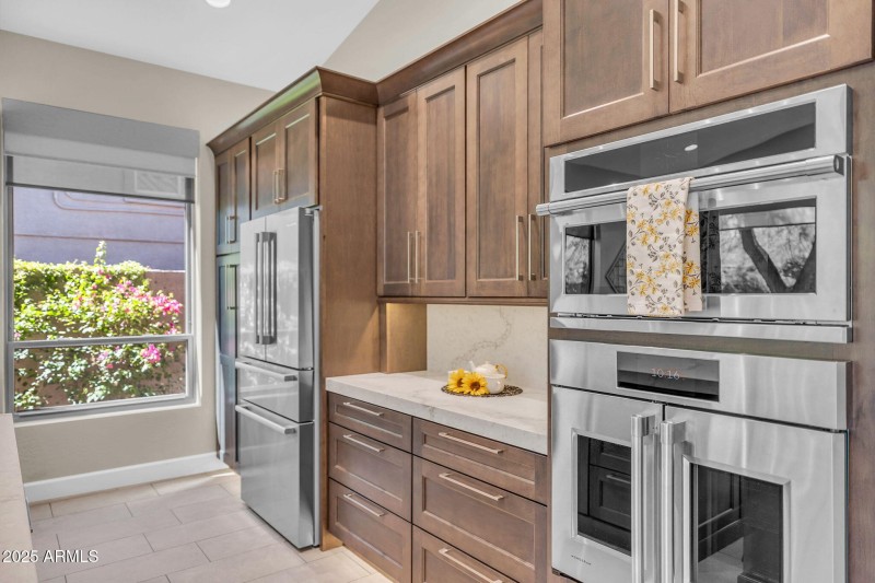 11-web-or-mls-3805 N Baron Ln-14