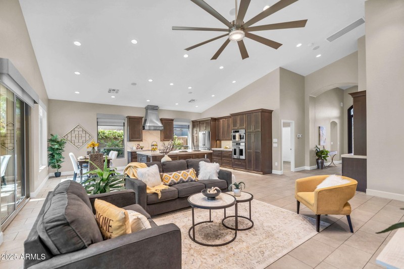 7-web-or-mls-3805 N Baron Ln-8