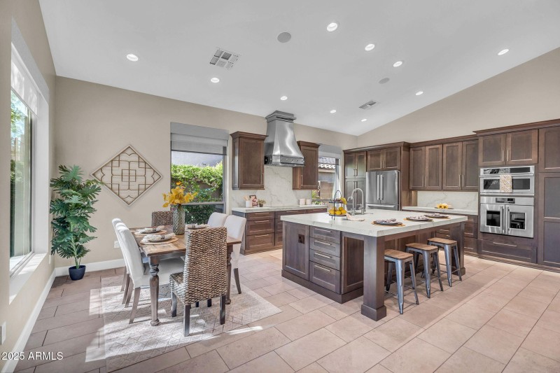 14-web-or-mls-3805 N Baron Ln-10