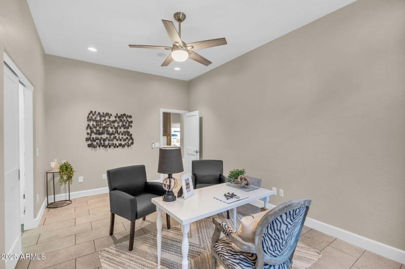 15-web-or-mls-3805 N Baron Ln-17