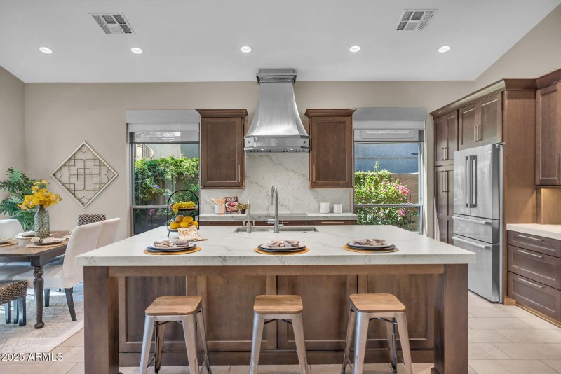 12-web-or-mls-3805 N Baron Ln-13