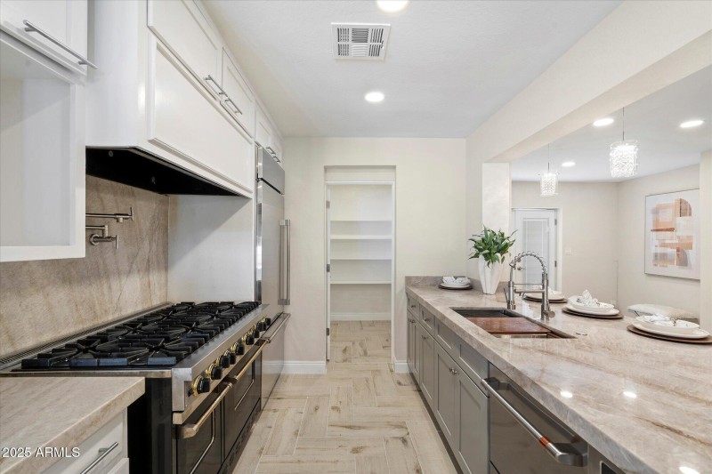 Kitchen 4