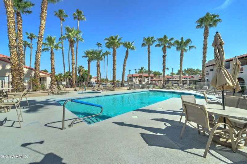 5757 W. Eugie Avenue #2032-33