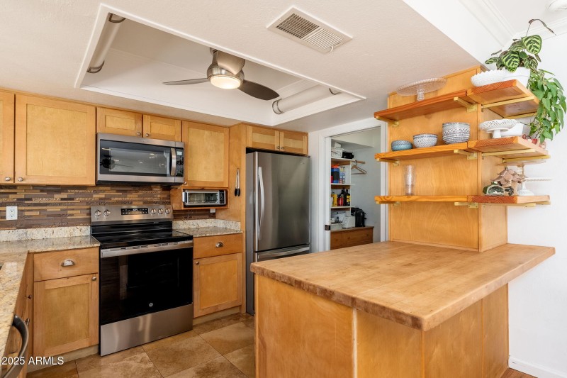 6017 E Acoma Dr, 09-10 - 09