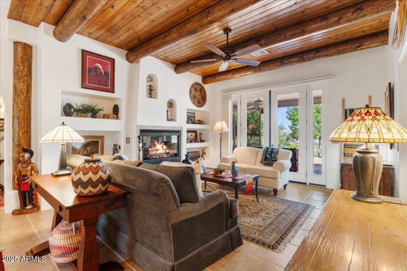 09-Family Room