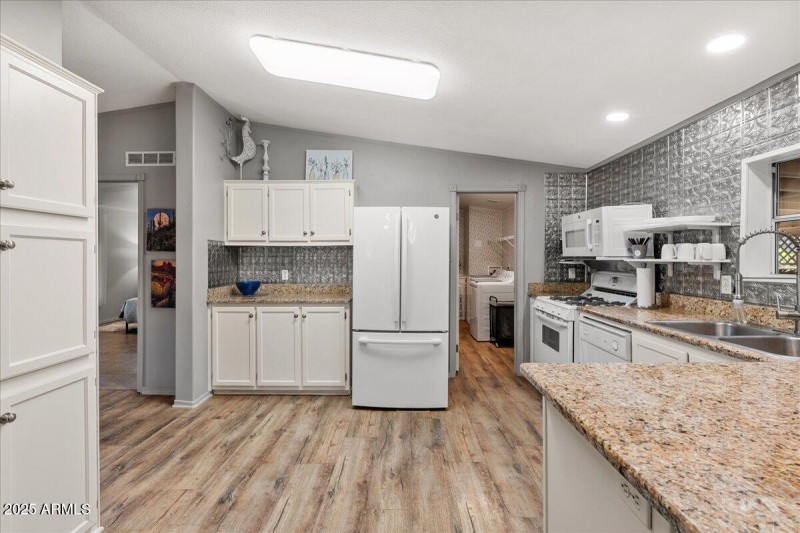 19-Kitchen