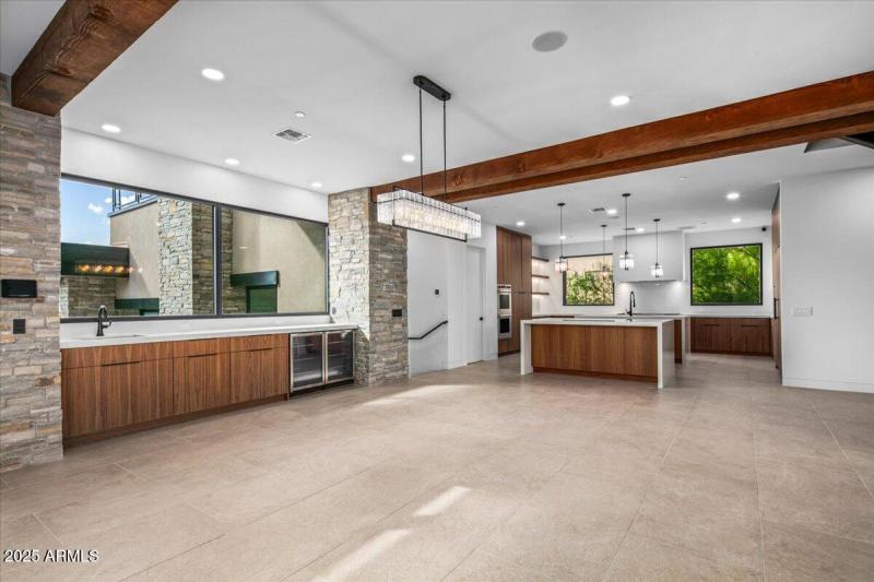 09-Dining Room