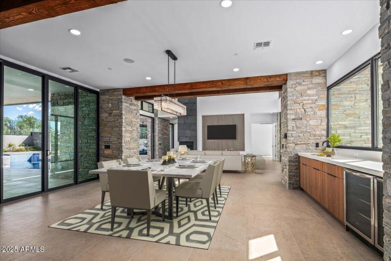 12-Dining Room Views Staged