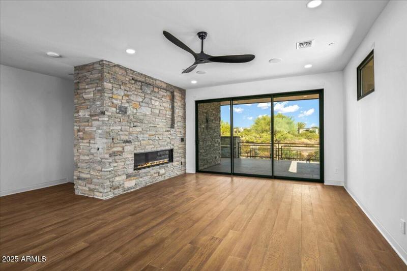 21-Upstairs Living