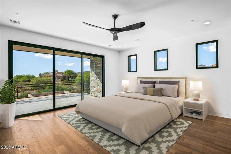25-Upstairs Suite Staged