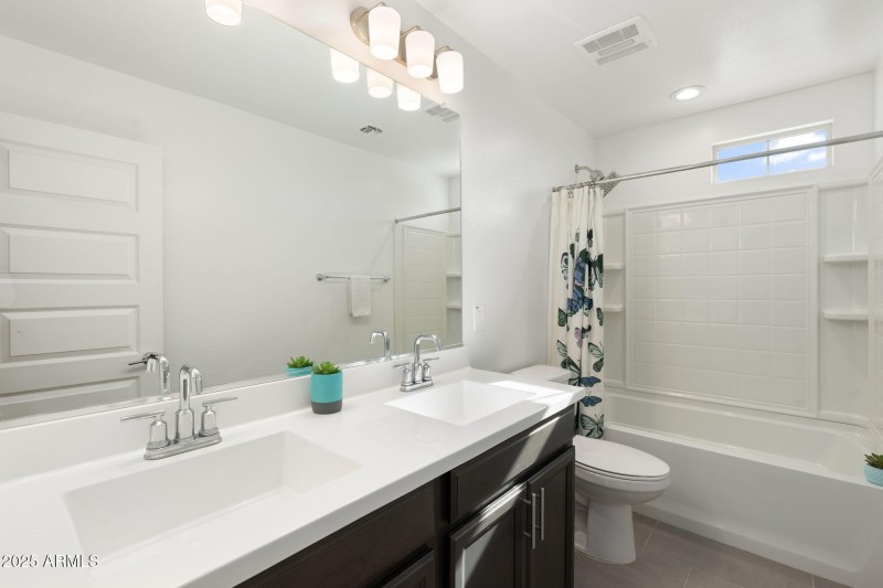 Bathroom 2 Upstairs Double Sinks